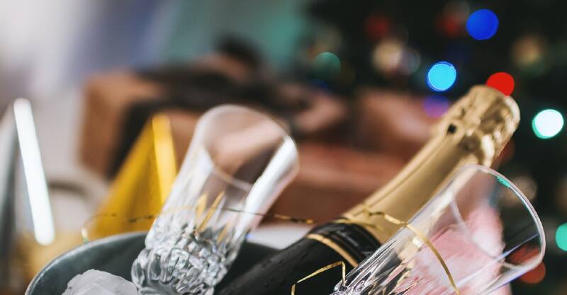 Welcome Champagne and Hors d'Oeuvres
