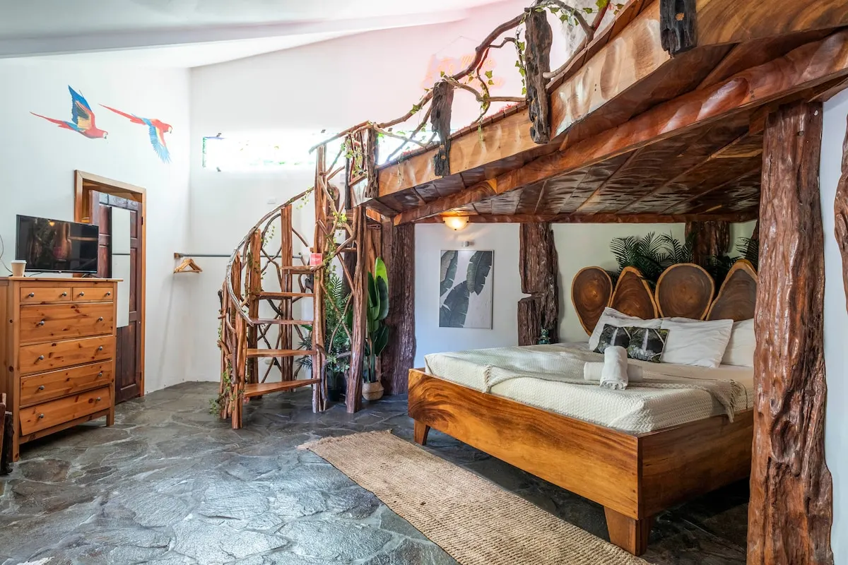 "Treehouse Room"